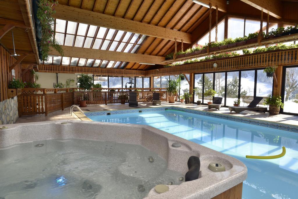 Hotel Le Ferraillon Abondance Bagian luar foto