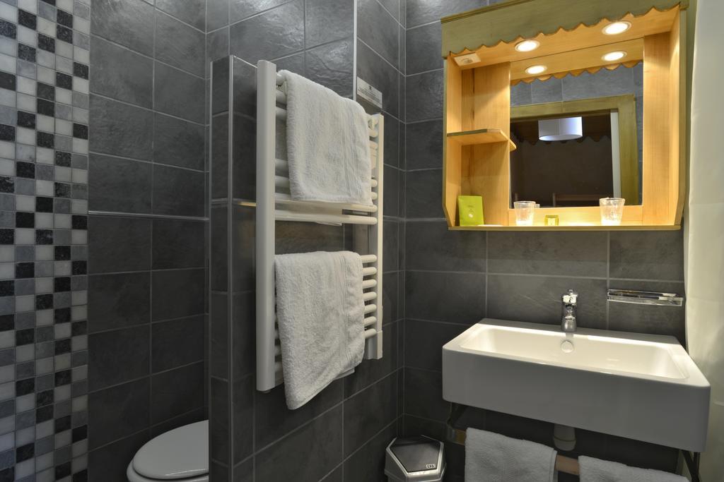 Hotel Le Ferraillon Abondance Bagian luar foto
