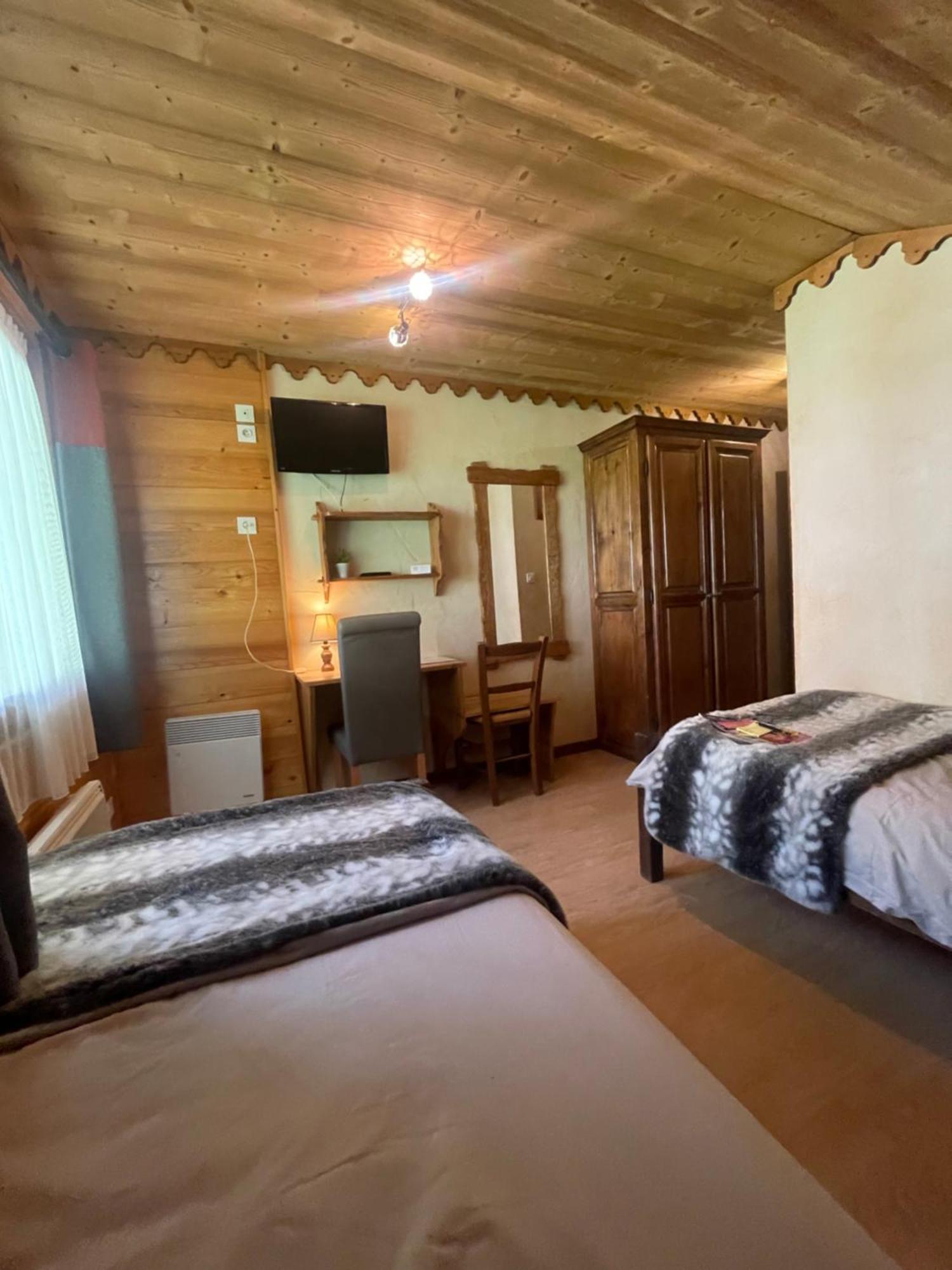 Hotel Le Ferraillon Abondance Bagian luar foto