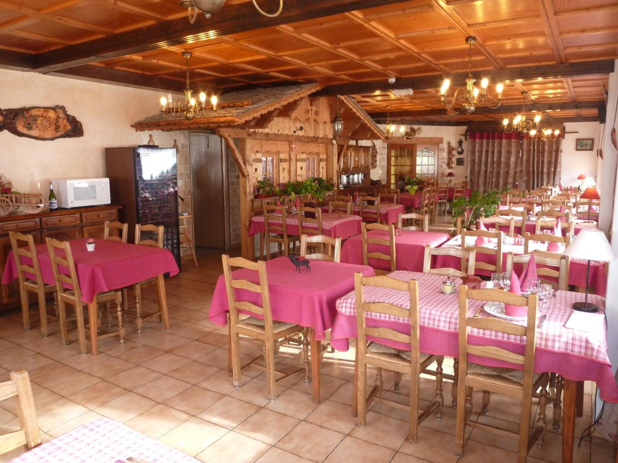 Hotel Le Ferraillon Abondance Bagian luar foto