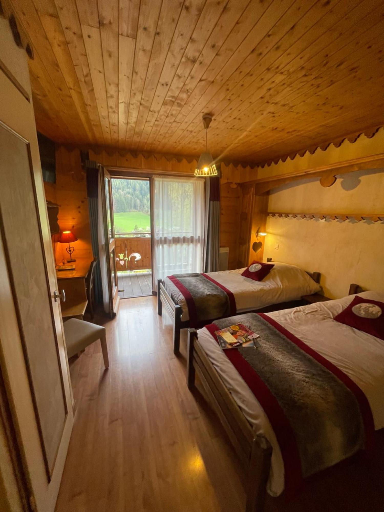 Hotel Le Ferraillon Abondance Bagian luar foto