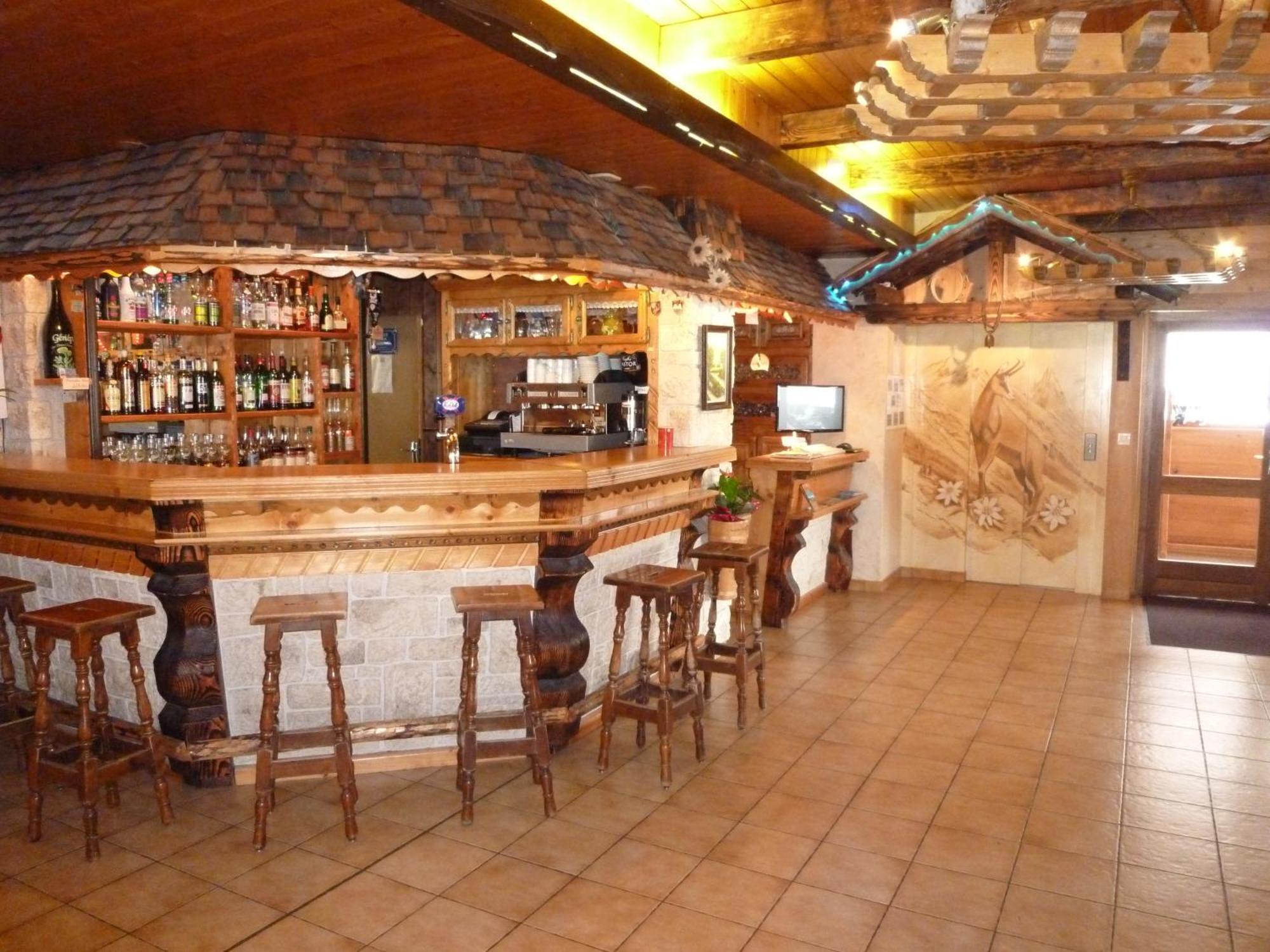 Hotel Le Ferraillon Abondance Bagian luar foto