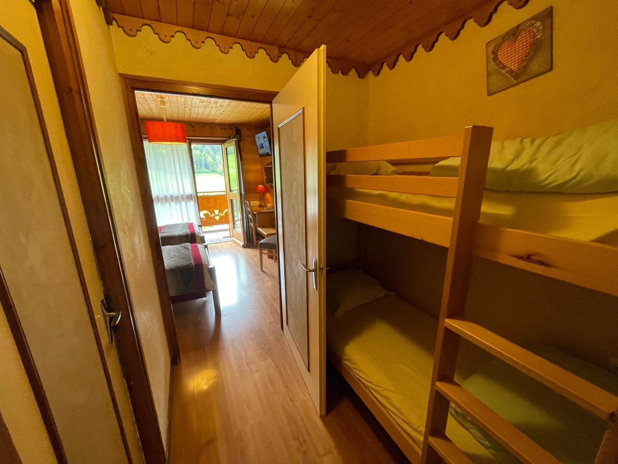 Hotel Le Ferraillon Abondance Bagian luar foto
