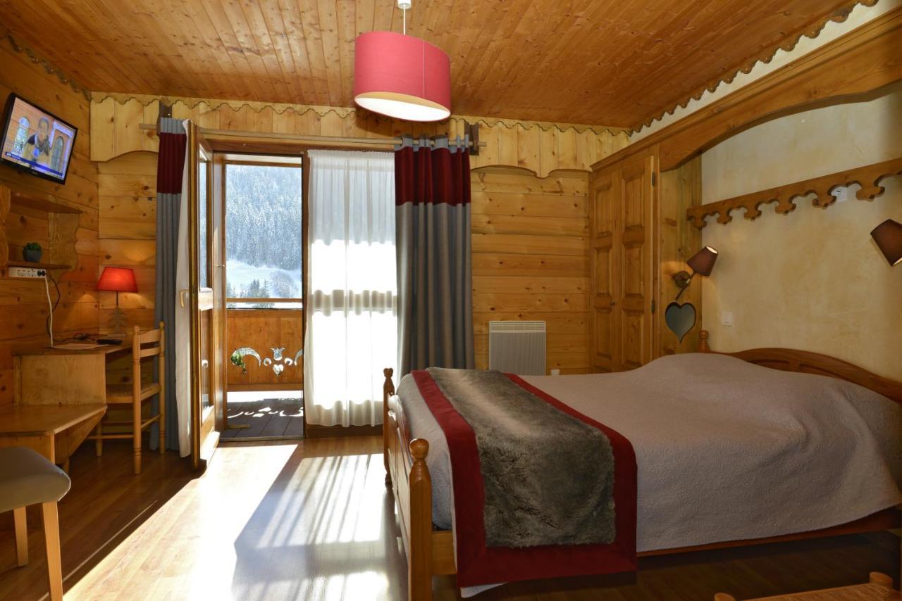 Hotel Le Ferraillon Abondance Bagian luar foto